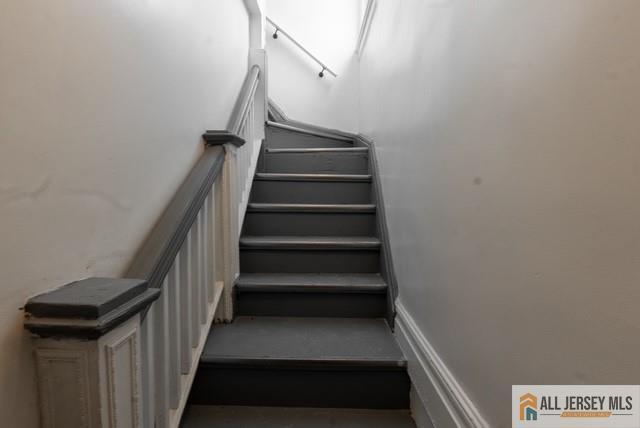 Building Photo - 410 Chadwick Ave