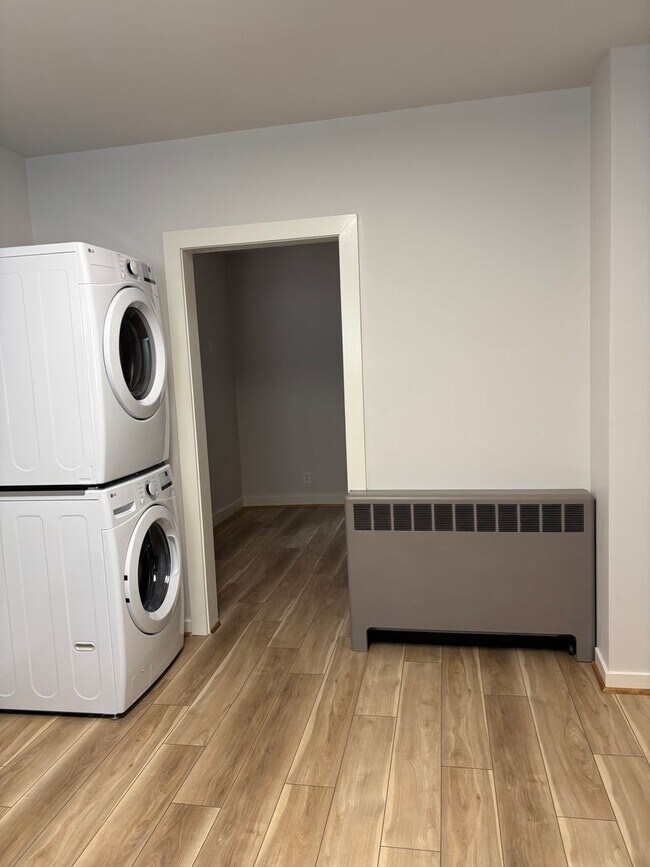 Building Photo - Newly remodeled, 1st floor, 2 bedroom apt. Bethlehem Pa