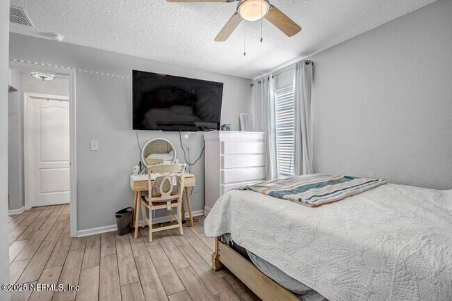 Building Photo - 11533 Red Koi Dr