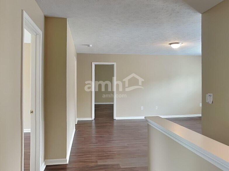 Building Photo - 10640 Standish Pl
