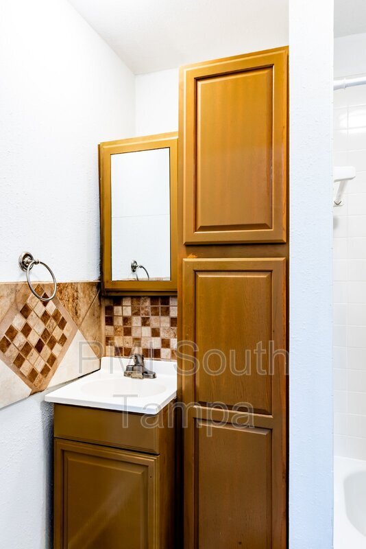 Building Photo - 3402 W Van Buren Dr