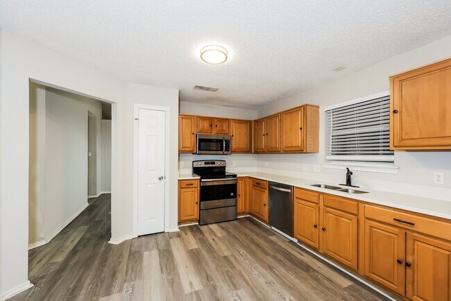 Building Photo - 6841 Prairie Hill Rd N