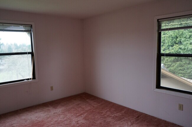 Building Photo - 14017 NW 43rd Ave