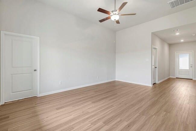 Building Photo - 452 Beechwood Hacienda Dr