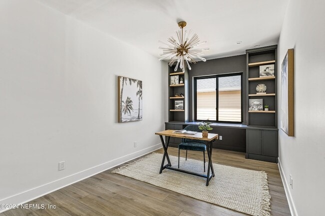 Building Photo - 207 Lora St