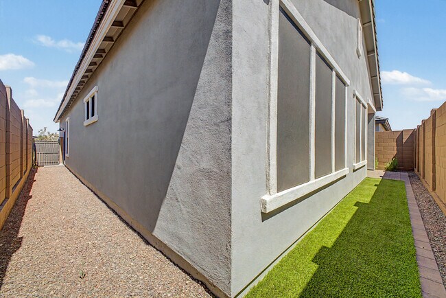 Building Photo - 4412 N 203rd Dr