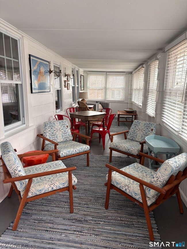 Building Photo - 11 Uncas Rd