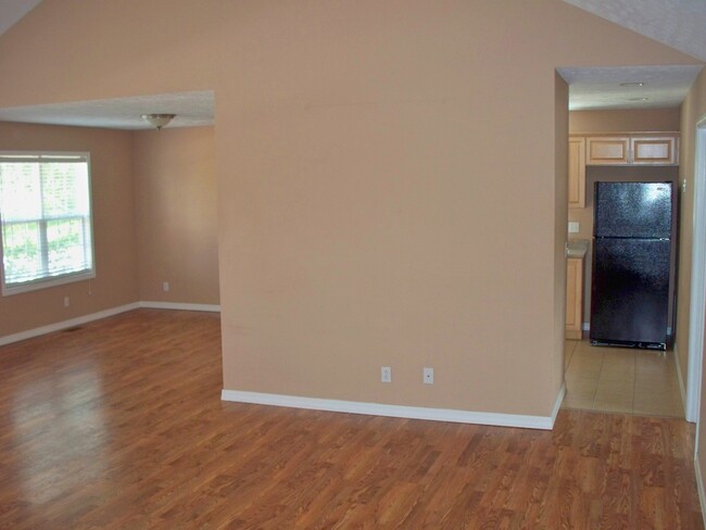 Building Photo - Unfurnished Newer Brick House W/ 3 Bedroom...