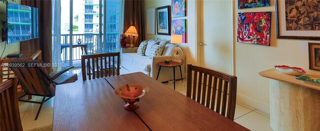 Building Photo - 1750 N Bayshore Dr