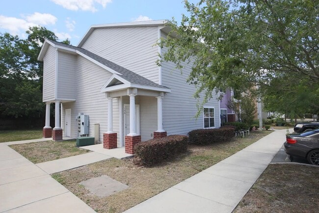 Primary Photo - Spacious 2 Bed / 2 Bath Townhome in Eagle ...