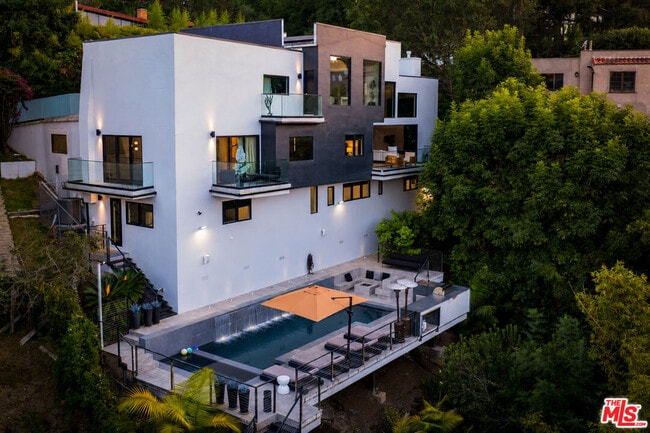 Building Photo - 7317 Caverna Dr
