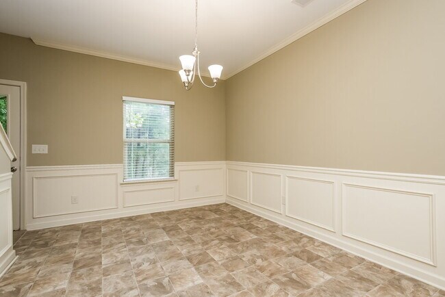 Building Photo - 338 Camellia Way