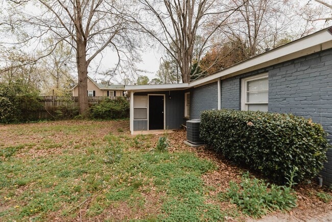 Building Photo - Cute 4/2 in Smyrna