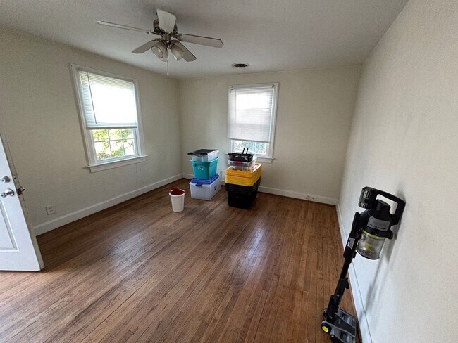 Building Photo - 424 Carolina Ave