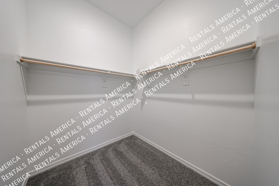 Building Photo - 4815 W Capistrano Ave