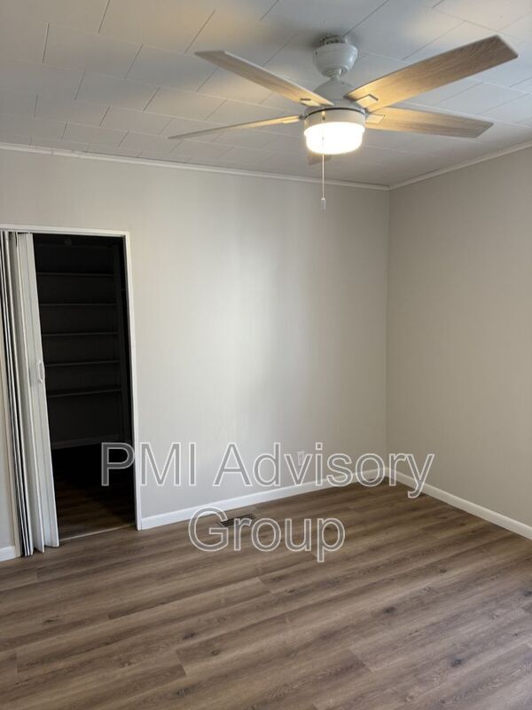 Building Photo - 1275 SW Mulvane St