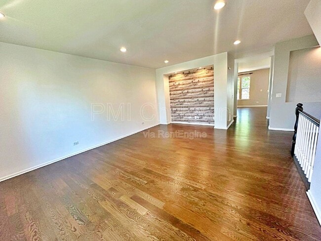 Building Photo - 5682 Cambridge Way