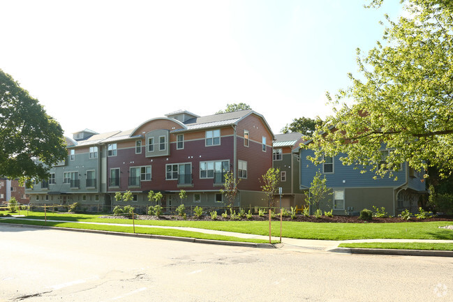 Primary Photo - Beech Townhomes