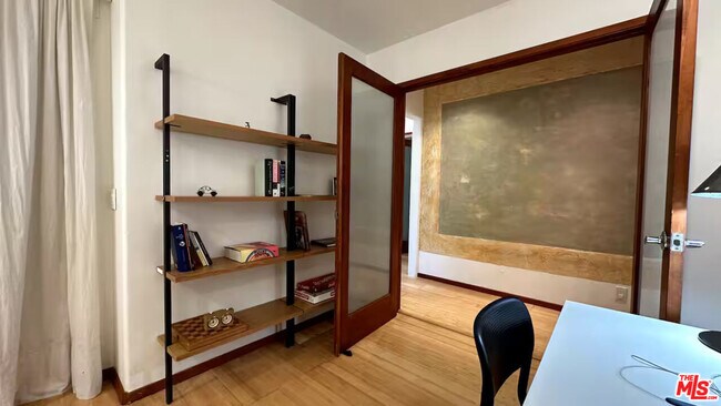 Building Photo - 3617 Maplewood Ave