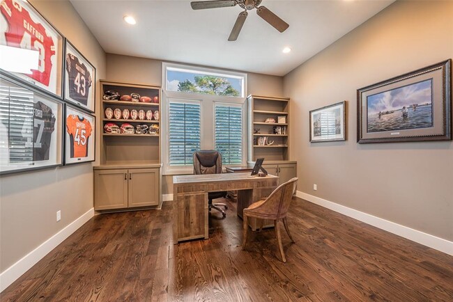 Building Photo - 127 5th St