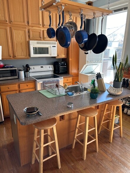 Building Photo - 516 Chapel St