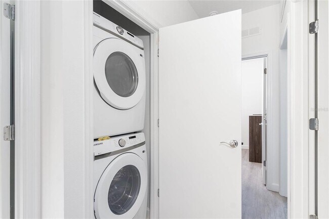 Building Photo - 277 Famagusta Dr
