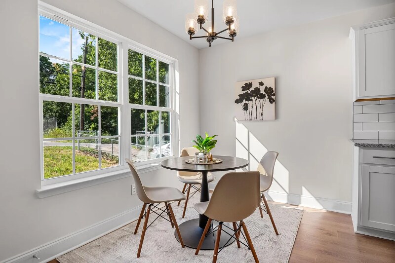 Building Photo - 812 Aubrey Ave