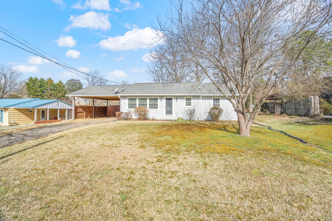 Building Photo - 331 Sarvis Dr