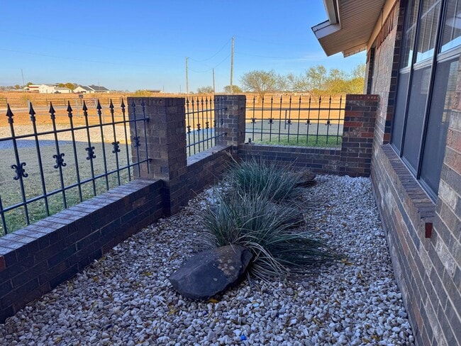 Building Photo - Unique 1 Bed 1 Bath In The Country!