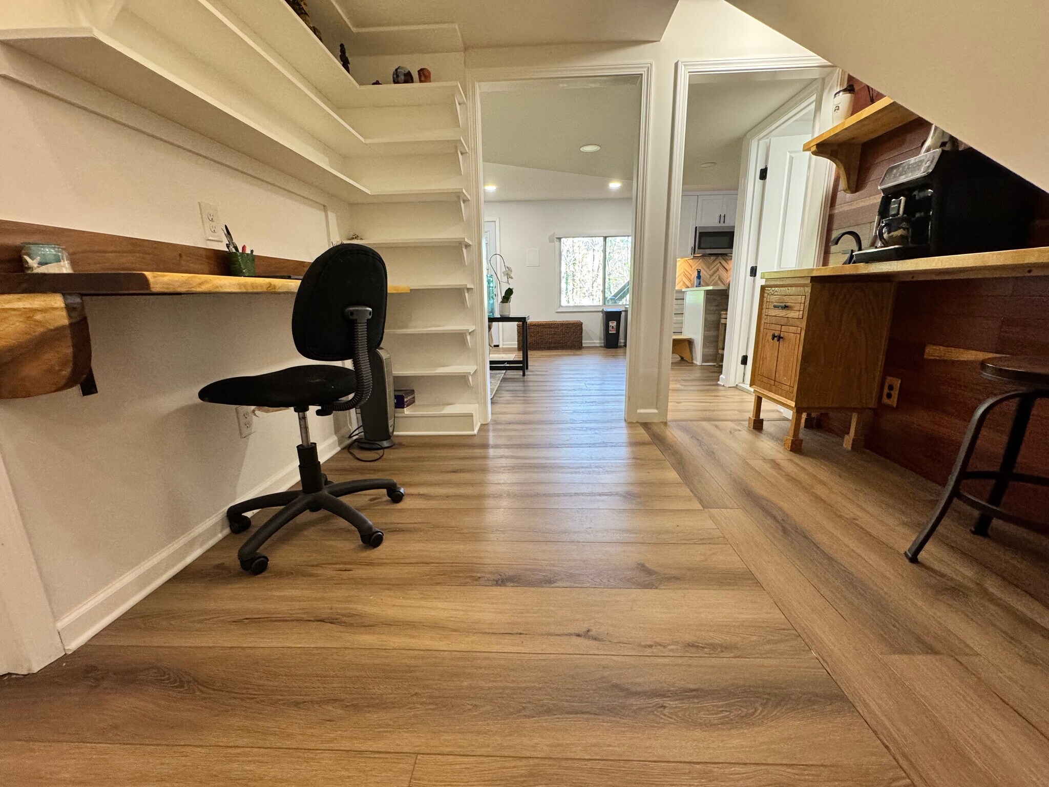 Building Photo - Room in Apartment on Wynfair Dr