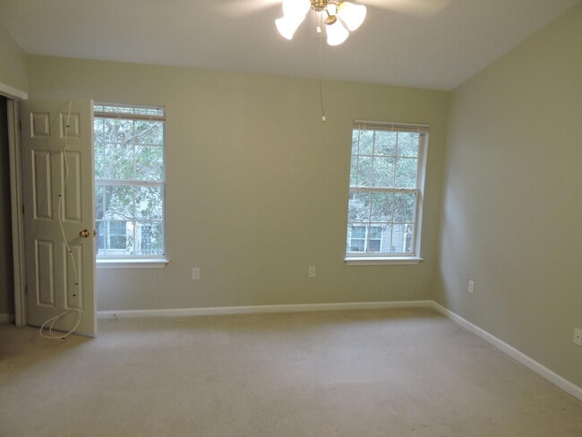 Building Photo - 132 Swaying Pine Ct