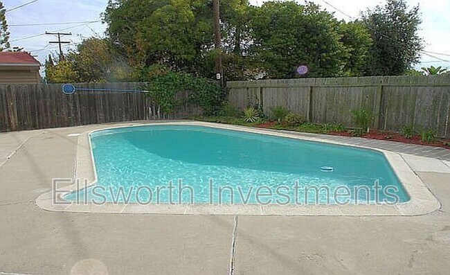 Building Photo - 3665 Morlan St