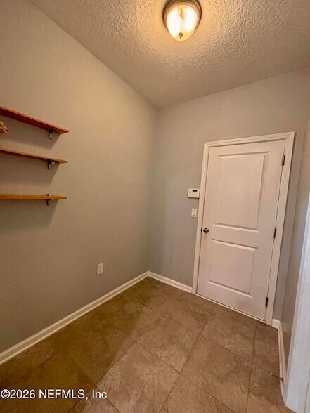 Building Photo - 15730 Spotted Saddle Cir