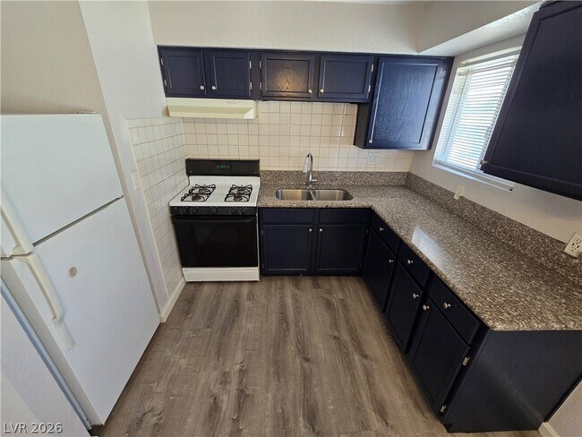 Building Photo - 4360 Twin View Cir