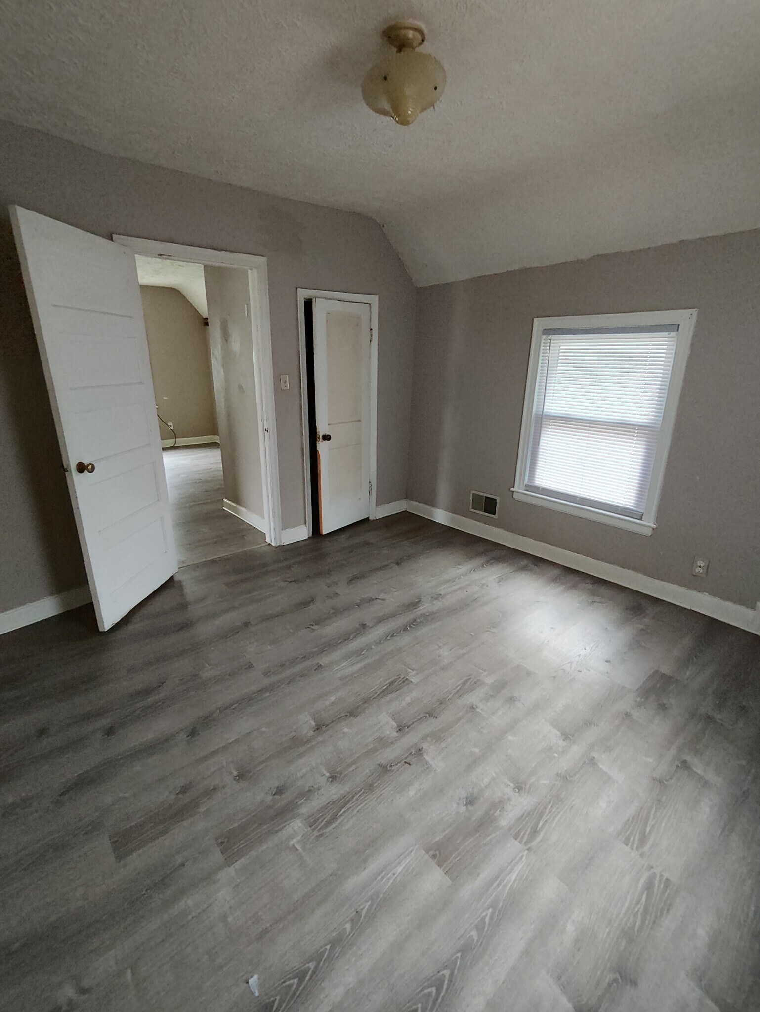 Building Photo - 1025 Goodhue Blvd