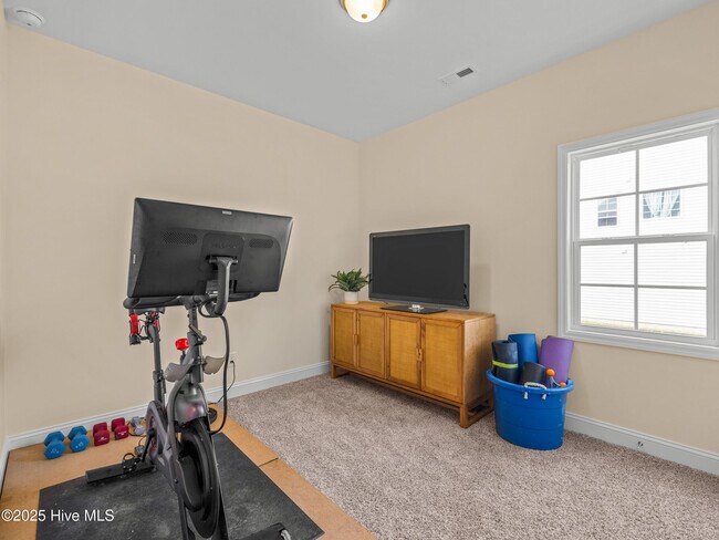 Building Photo - 151 Broadleaf Dr