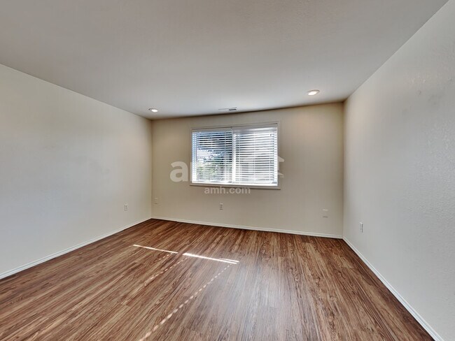 Building Photo - 5521 44th Ct SE