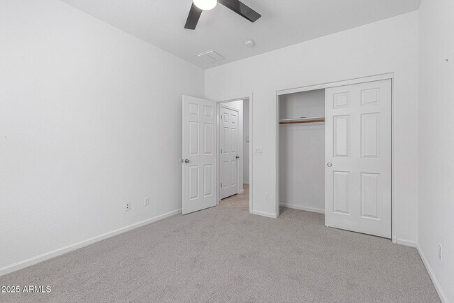 Building Photo - 3263 S Miller Dr