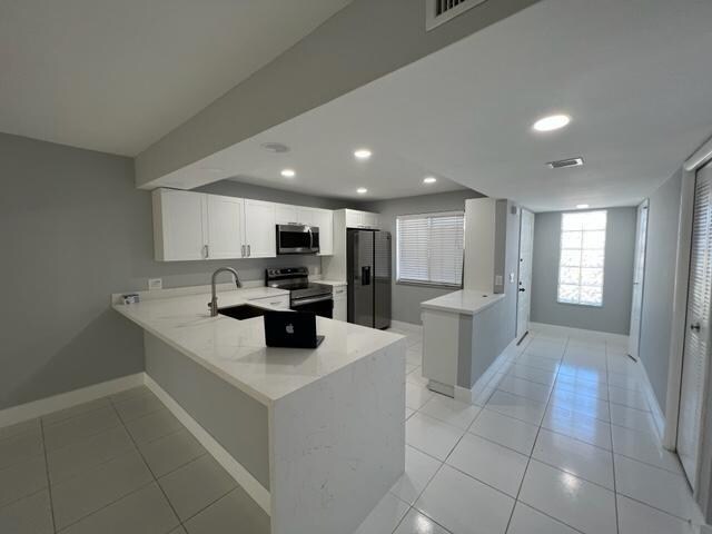 Building Photo - 16411 Blatt Blvd
