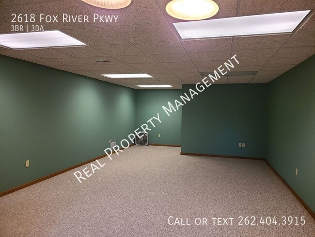 Building Photo - 2618 Fox River Pkwy