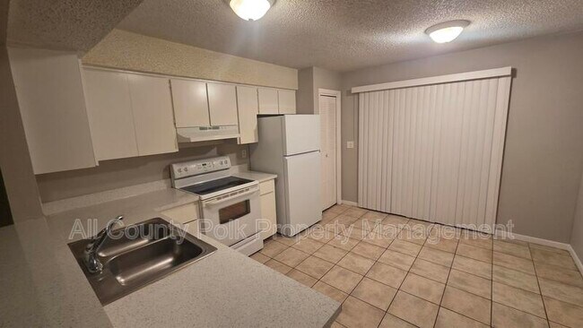 Building Photo - 789 Zella Ln