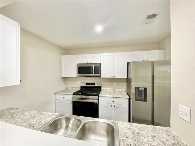 Building Photo - 2110 Blue Meadow Dr