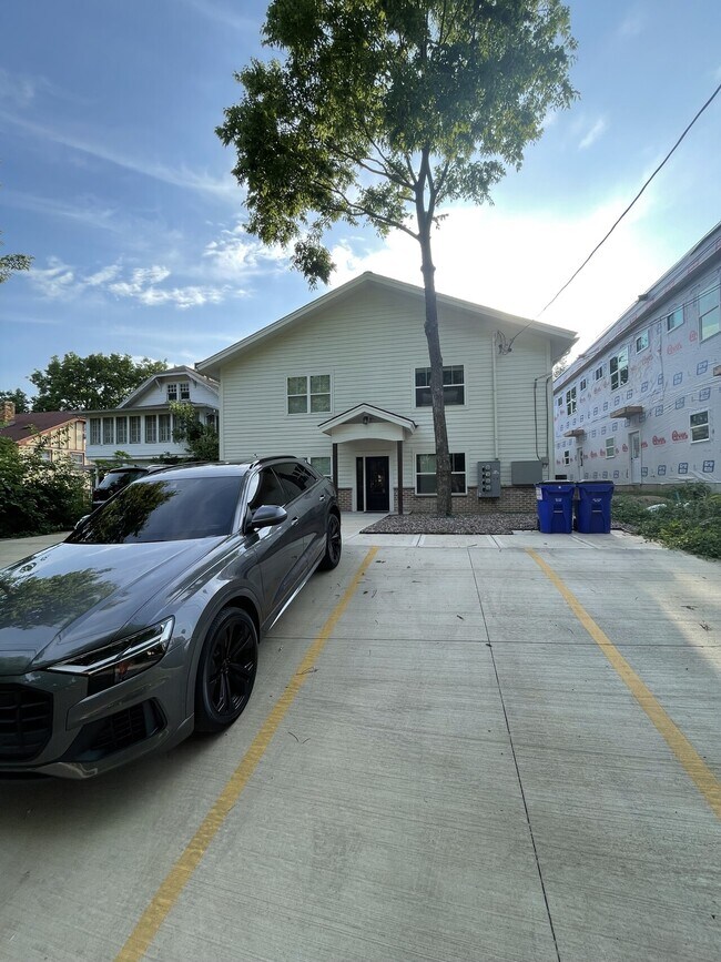 Building Photo - 4317 Holly