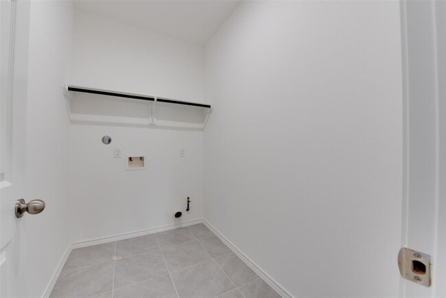 Building Photo - 8202 Homewood Ln