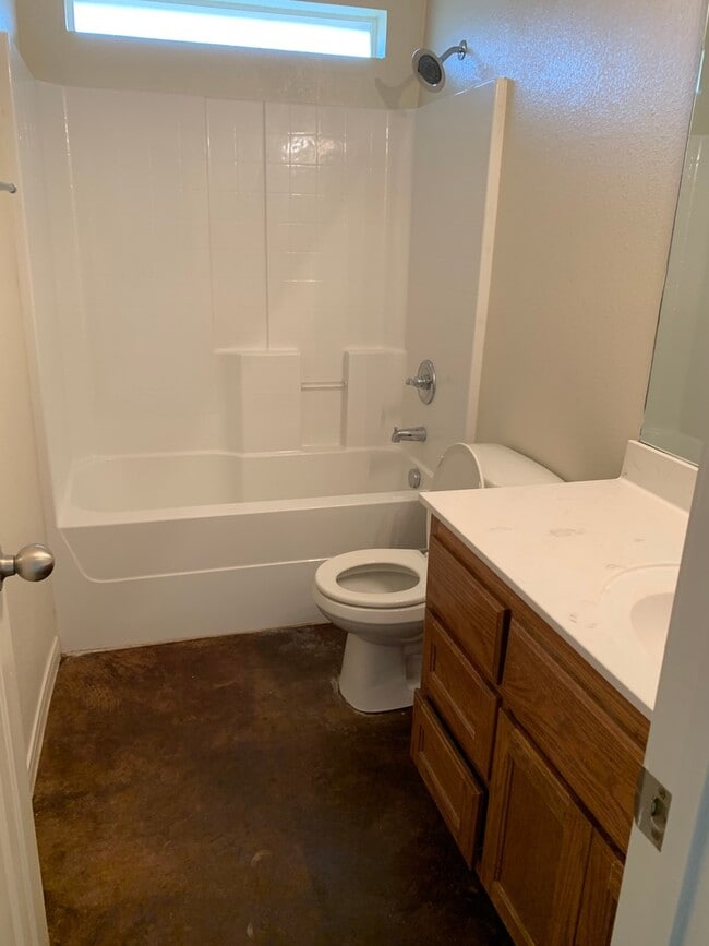 Building Photo - 4 Bdrm 2.25 Bath in Copperas Cove
