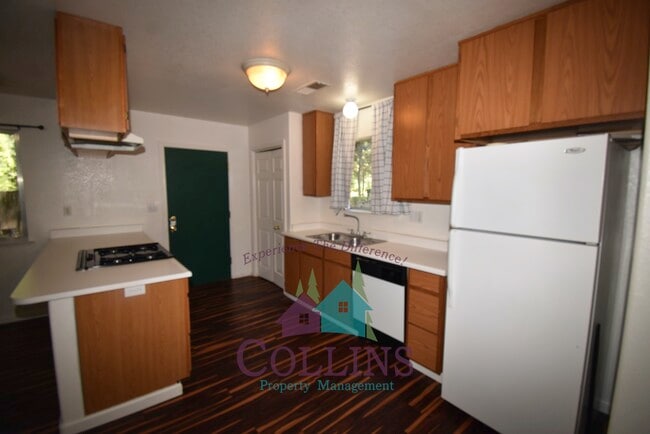 Building Photo - 11071 Cedar Ridge Dr