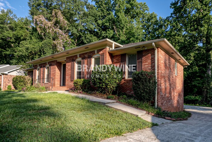 Building Photo - 4520 Dorset Cir