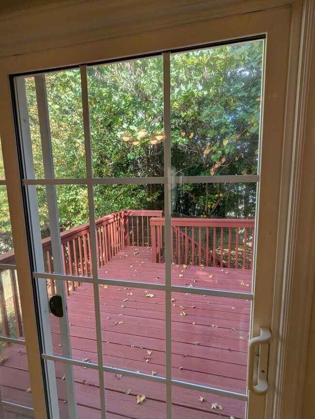 Building Photo - Spacious 4-Bedroom, 3-Bath Home in Parkside!