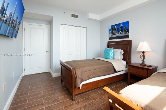 Building Photo - 1250 S Miami Ave