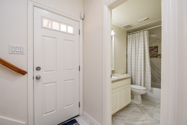 Building Photo - 5931 Turtle Beach Ln